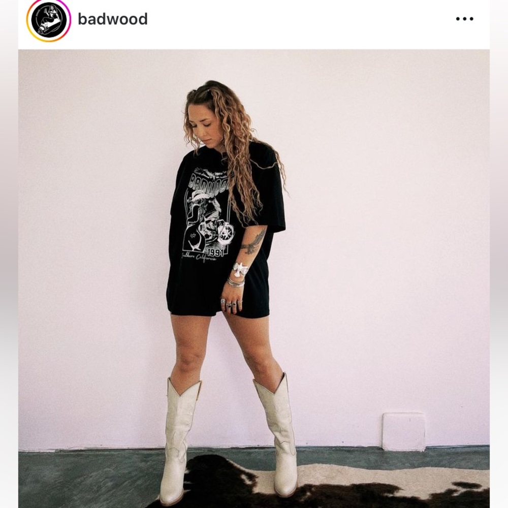 BADWOOD COWBOY COLE STONEWASHED TEE SIZE LARGE